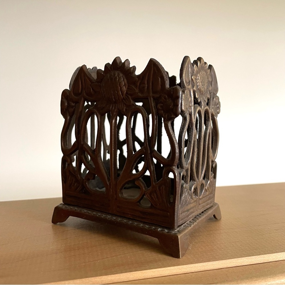 Vtg Art Nouveau style brass desk accessory pen holder sunflowers - Picture 5 of 10